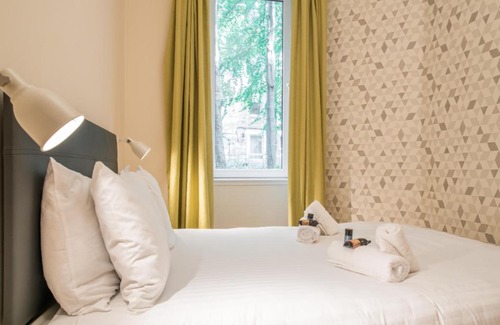 Gorgie Apartment | Cozy 1 bed Apartment in Edinburgh w/free parking!