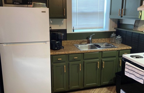West Milton Apartment | Cozy 1-bedroom apartment with WiFi, AC in charming New Columbia