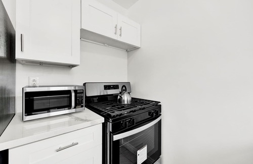 Pico Apartment | Cozy 1-bedroom apartment in terrific Santa Monica AC, WiFi, Free Parking Laundry