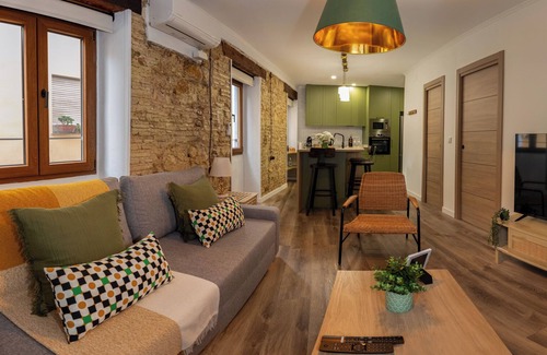 Barrio del Carmen Apartment | Cozy 1-bedroom apartment in enjoyable Valencia with AC, WiFi