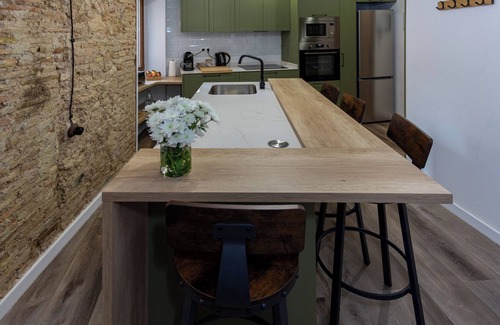 Barrio del Carmen Apartment | Cozy 1-bedroom apartment in enjoyable Valencia with AC, WiFi