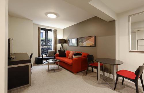 South Yarra Apartment | Cozy 1 Bedroom Apartment With Pool And Gym