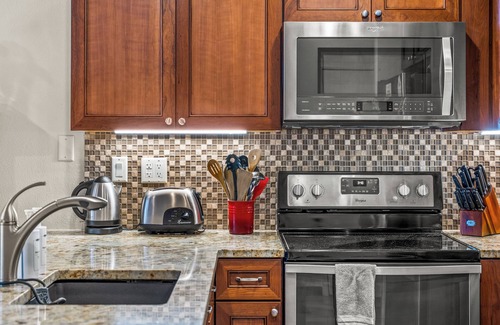 Avon Apartment | Cozy 1-bedroom apartment in enchanting Avon with WiFi, fitness room, and more!