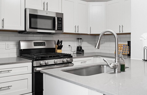 Highland Apartment | Cozy 1 Bedroom Apt in Highland Austin 3720