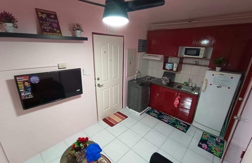 San Dionisio Condo | Cozy 1 Bedroom Condo near Manila NAIA Airport. With Pool. Avida Towers Sucat.