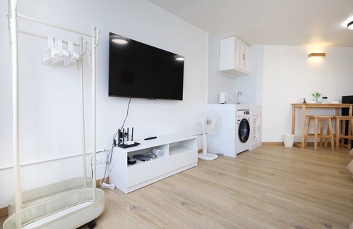 Ban Mai Condo | Cozy 1-Bedroom Condo near IMPACT Arena, 3 Beds, Wi-Fi, A/C and Washing Machine