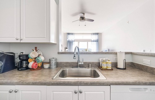 Seattle Condo | Cozy 1-bedroom condo with amazing water views near Seattle Center and more!