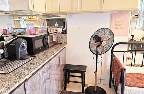 Pinagsama Condo | Cozy 1-bedroom hideout with highspeed WiFi in McKinley