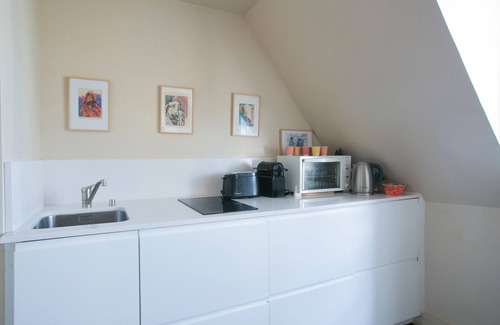 Quartier du Faubourg-Montmartre Apartment | Cozy 1 Bedroom in Center of Paris - Sc04