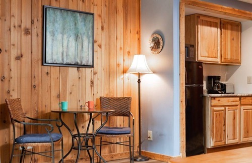 Davis Apartment | Cozy 1-bedroom Inn Suite in enchanting Canaan Valley, WV with WiFi, AC and Pool