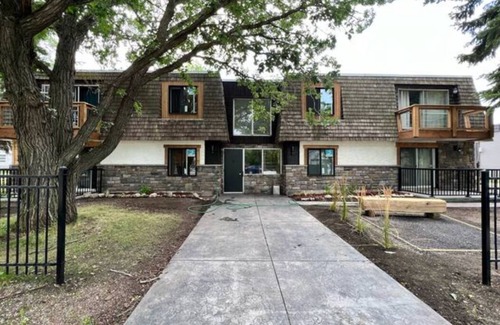 Southwest Edmonton Apartment | Cozy 1 Bedroom Rental with Den free parking Close to University
