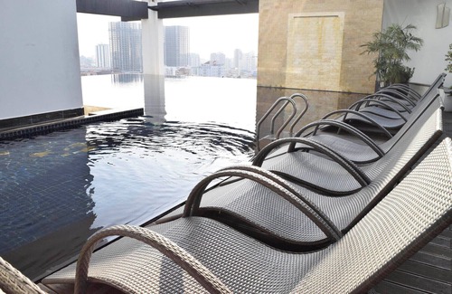Phnom Penh City Centre Apartment | Cozy 1-bedroom studio with AC, fitness room in enchanting Phnom Penh