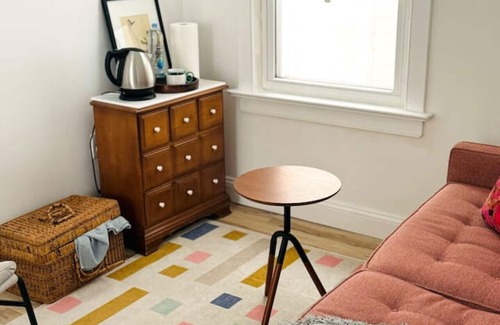 Harrison House | Cozy 1 Bedroom Suite full bath w/yard 23min to NYC