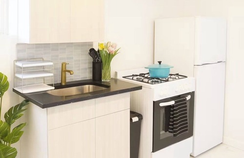 Union City Apartment | Cozy 1-Bedroom Walkout Apt with Private Entry