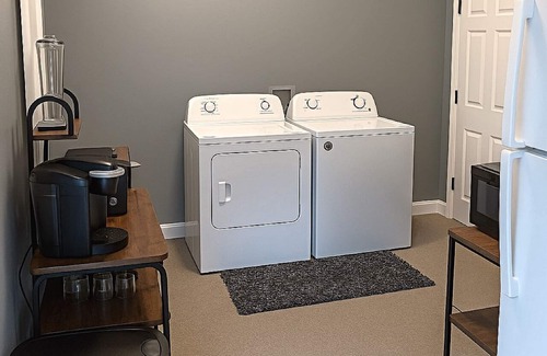 Shelbyville Apartment | Cozy 1-bedroom with AC and WiFi in charming Shelbyville