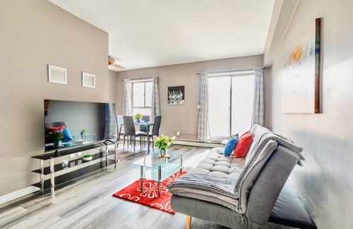 Rosedale Apartment | Cozy 1 King BR Apt with Netflix - PRIME Location!