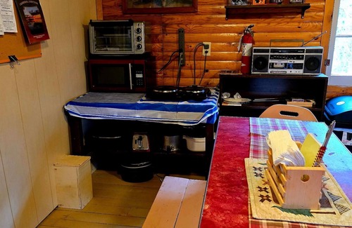 Deer River Cabin | Cozy 1950’s lake front cabin with beautiful sunsets!