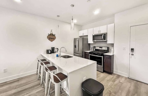 Olde Kensington Apartment | Cozy 1BD | Sleeps 4 | Northern Liberties