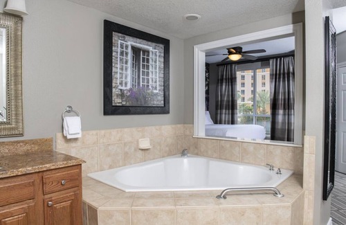 Las Vegas Hotel | Cozy 1BD Suite in marvelous Las Vegas with fitness room, AC, WiFi