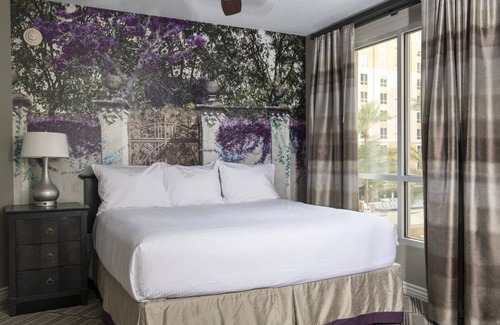Las Vegas Hotel | Cozy 1BD Suite in marvelous Las Vegas with fitness room, AC, WiFi