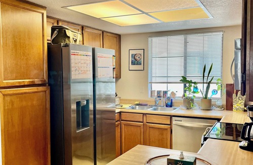 Fiesta Park Village Condo | Cozy 1Br/1Ba Condo - Convenient Location - Private Patio