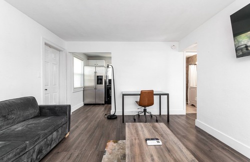 Lake Worth House | Cozy 1BR/1BA Private Entrance