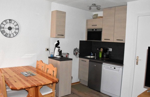 Pralognan-la-Vanoise Apartment | Cozy 1BR Apartment in Central Location with Terrace, Near Ski Lift