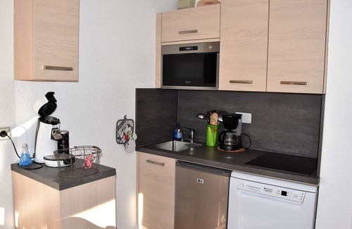 Pralognan-la-Vanoise Apartment | Cozy 1BR Apartment in Central Location with Terrace, Near Ski Lift