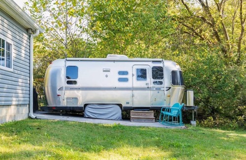 Franklin House | Cozy 1BR Airstream near Leipers Fork - Sleeps 3