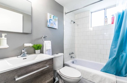 Rosedale Apartment | Cozy 1BR Apartment w/ King Bed - near DT Hamilton!