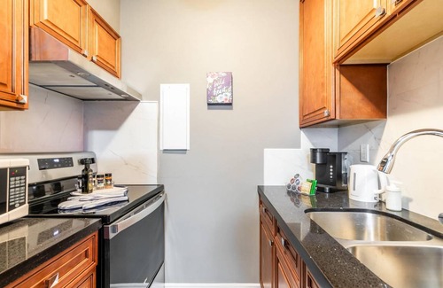 Rosedale Apartment | Cozy 1BR Apartment with King Bed - Near Downtown!