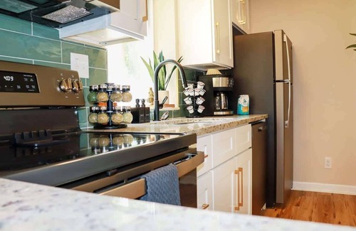 Roseville Apartment | Cozy 1BR Apartment in Quiet Neighborhood