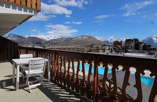 Jeux Apartment | Cozy 1BR Apt for 6, Ski-In/Out Access, South/West Balcony, Pet-Friendly, Central l'Alpe d'Huez