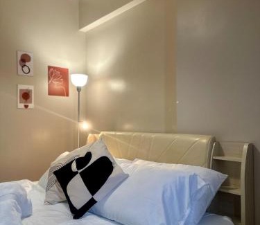 Legazpi Village Apartment | Cozy 1BR at Greenbelt Hamilton Makati