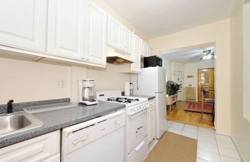 Upper East Side Apartment | Cozy 1BR in Upper East Side - Near Central Park!