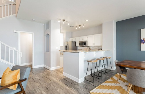 Spring Valley House | Cozy 2/2/.5 Townhome just 3 miles from Vegas Strip