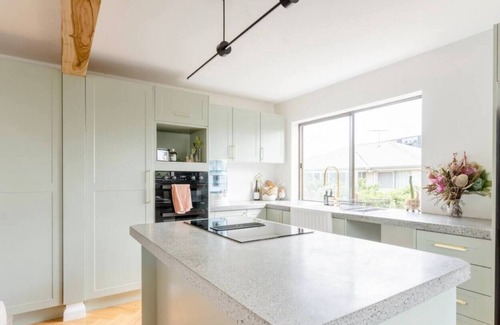 Chermside Apartment | Cozy 2-bed property for 4 guests. Amenities, spacious living, prime location.