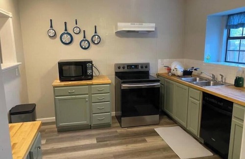 Wichita Falls House | Cozy 2-bedroom 2-bathroom house in enjoyable Wichita Falls with AC, WiFi
