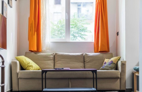 Sofia City Center Apartment | Cozy 2-bedroom apartment in awesome Sofia with AC, WiFi