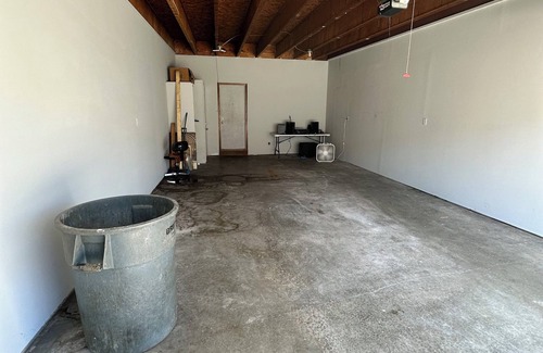 Penfield Apartment | Cozy 2-bedroom apartment in Urbana with WiFi, AC, and 2 car garage