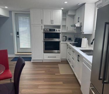 London Apartment | Cozy 2 bedroom basement appt