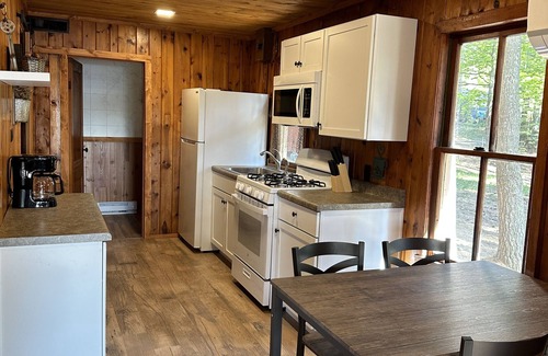 Rhinelander Cabin | Cozy 2-bedroom cabin on Wisconsin River Chain -n200' from the Beach Bar & Grill