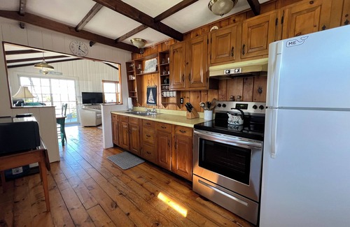 Bailey Island Cottage | Cozy 2 bedroom cottage with beautiful views of Mackerel Cove!