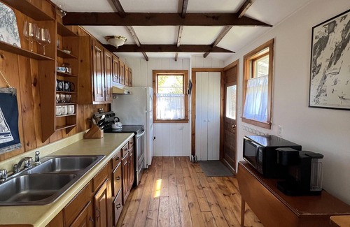 Bailey Island Cottage | Cozy 2 bedroom cottage with beautiful views of Mackerel Cove!