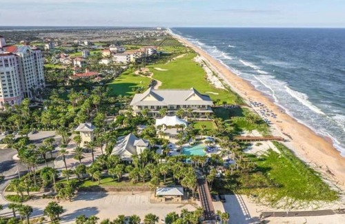 Palm Coast Condo | Cozy 2-bedroom condo with WiFi, AC in charming Palm Coast - Walk to the ocean!