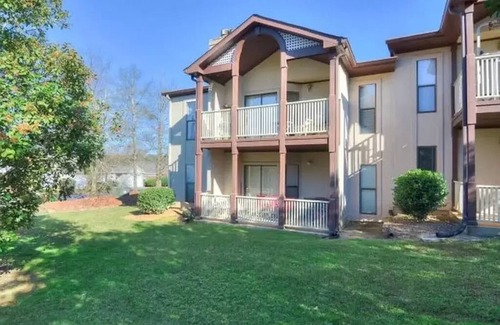 Augusta Condo | Cozy 2-bedroom condo with WiFi, AC very close to Golf!