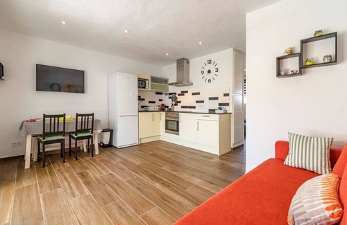Cap d'Artrutx Condo | Cozy 2 bedroom flat with swimming pool and wifi