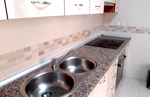 Viator Condo | Cozy 2-bedroom first floor apartment with patio and parking space