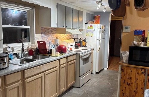 Lexington House | Cozy 2-bedroom mobile home in charming Lexington with AC, WiFi. Attractions!