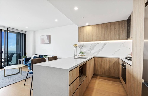 Broadbeach Apartment | Cozy 2 Bedroom Ocean View Unit No Parking - Q Stay